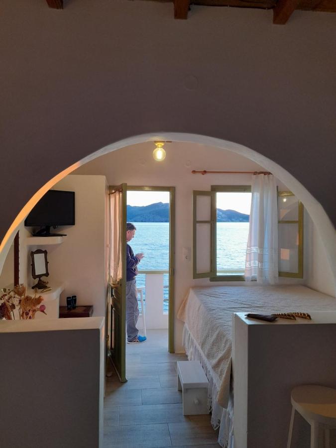 Milos By The Sea - Eco House Πλάκα Μήλου Εξωτερικό φωτογραφία